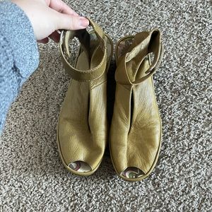 Fly London Yala Perf Wedge
